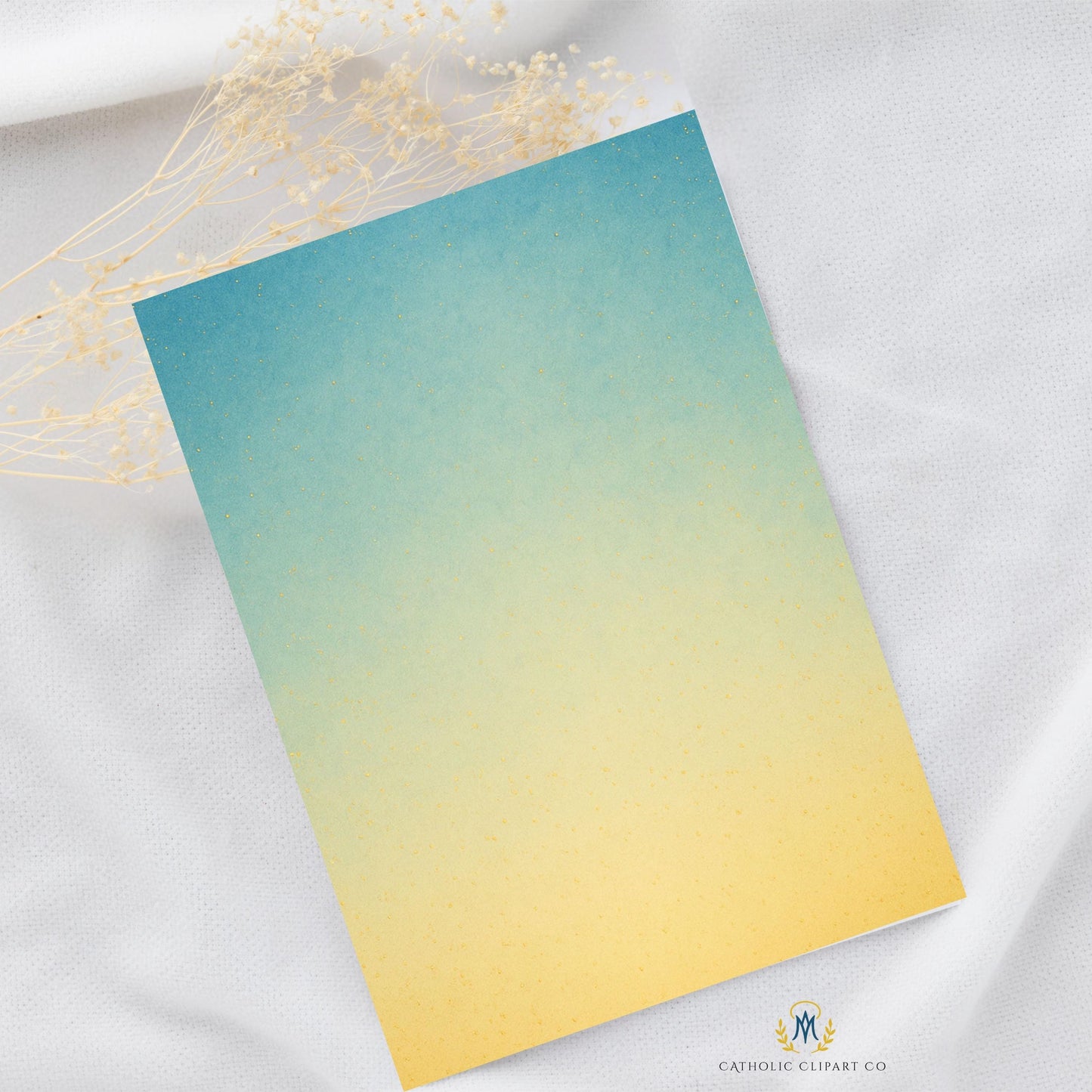 Sacred Heart gold emblem on soft blue background — Emblema del Sagrado Corazón dorado en fondo azul suave