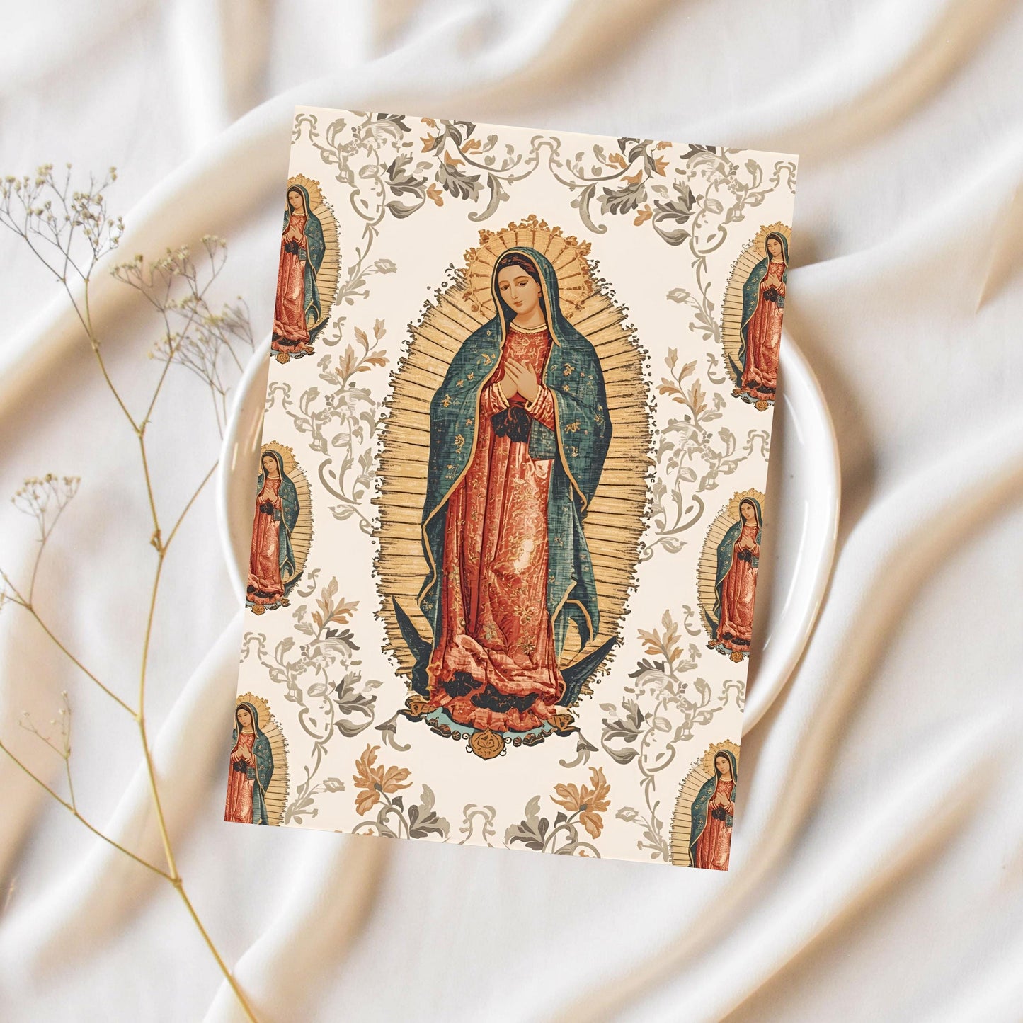 Non-seamless Virgen de Guadalupe pattern / Patrón no repetitivo de la Virgen de Guadalupe