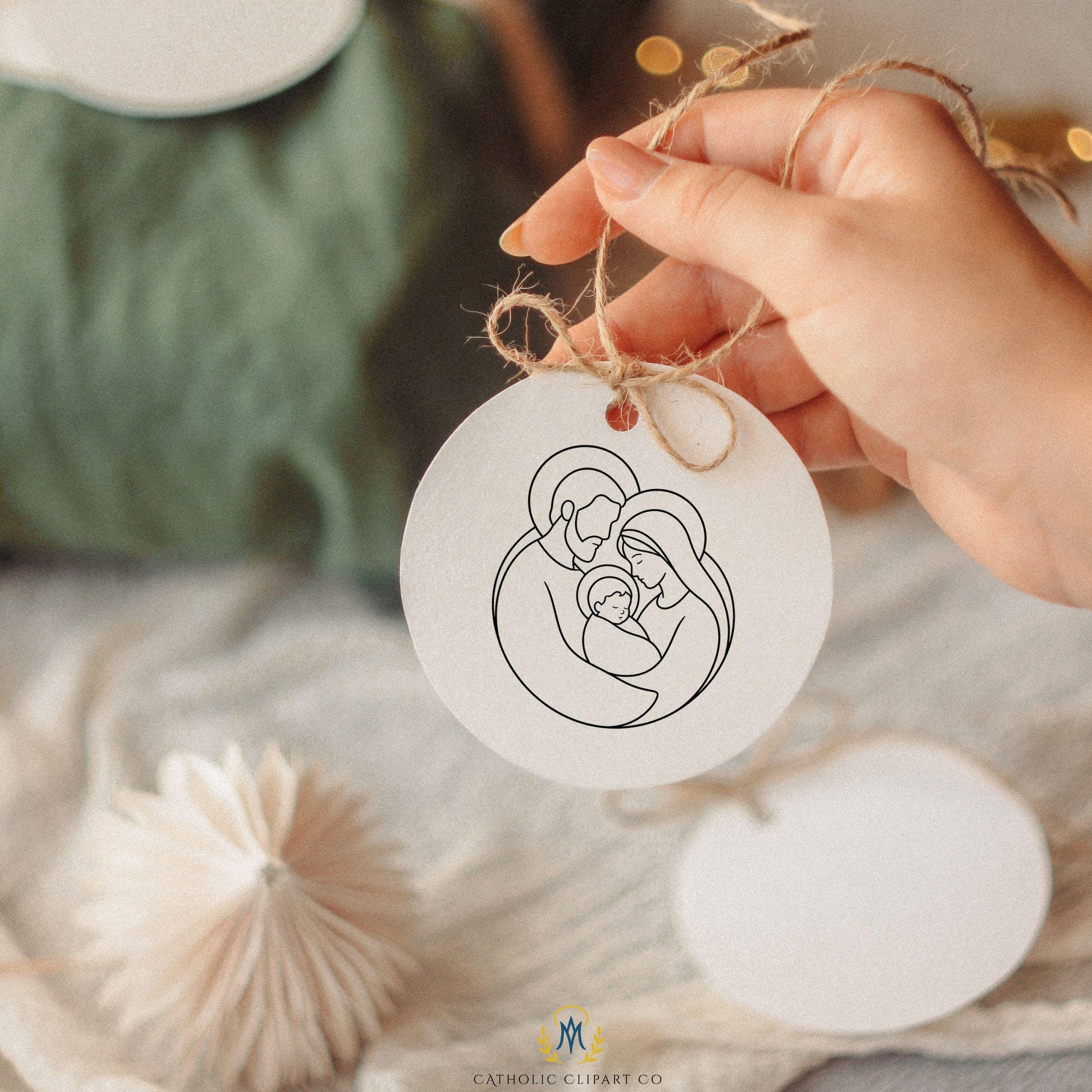 Minimal Holy Family illustration set featuring Mary, Joseph and Baby Jesus in elegant line art style | Conjunto de ilustraciones minimalistas de la Sagrada Familia con María, José y el Niño Jesús en estilo lineal elegante